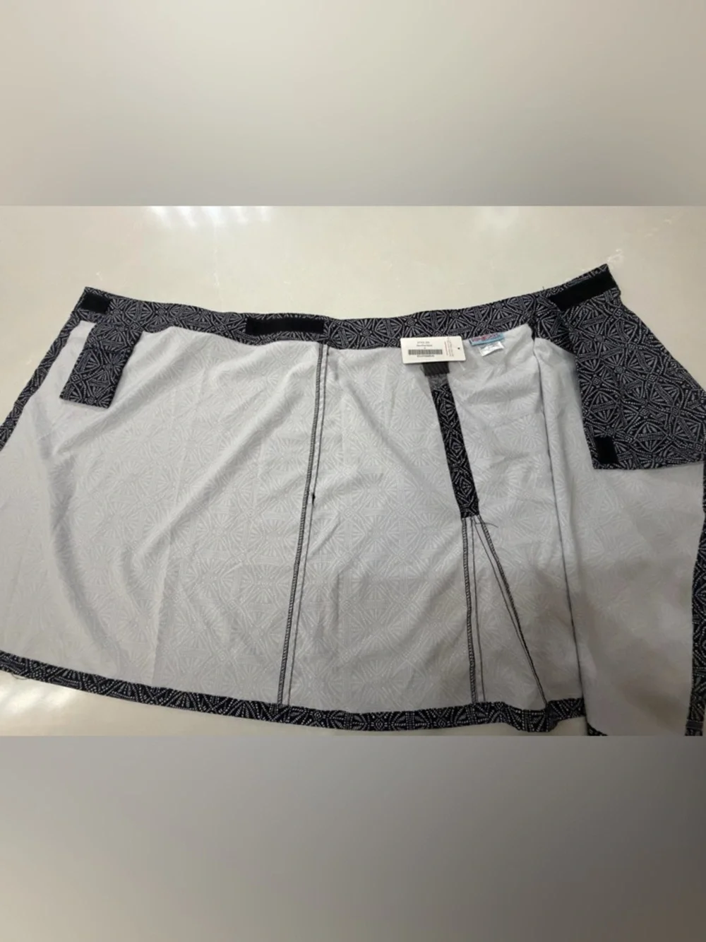 NWT Ripskirt Hawaii Black & White Geo A-Line Wrap Adjustable Skirt, S